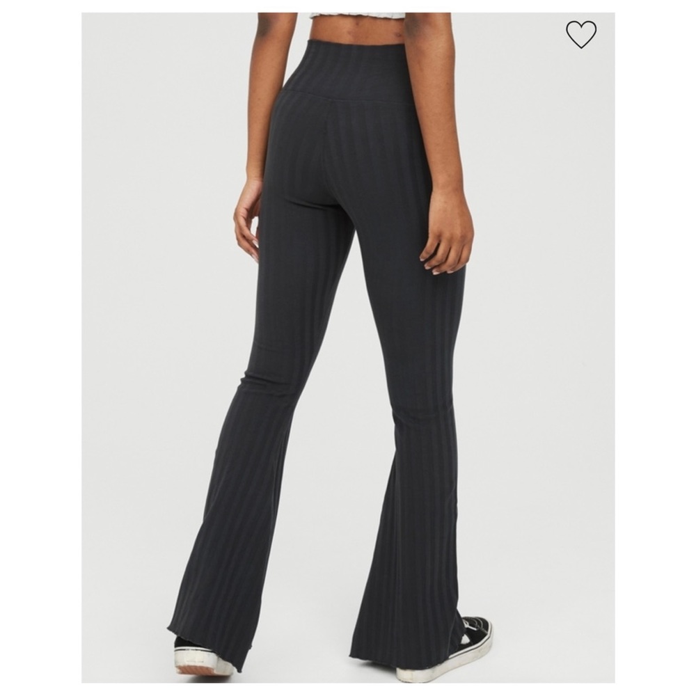 Offline by aerie Hi Rise Flare Groove Leggings Sz Small Long